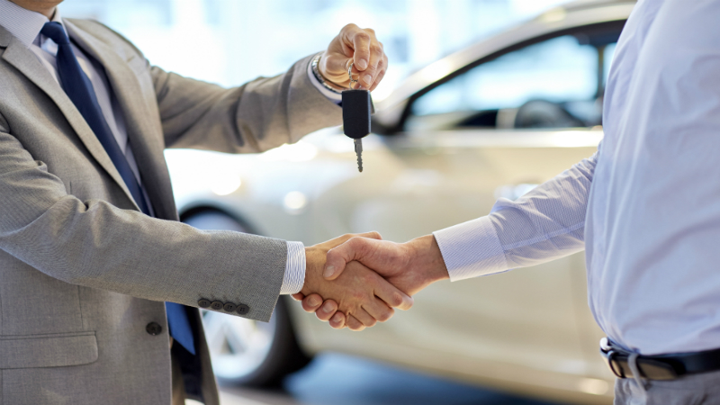 How to Fix a Pitted Windshield: A Quick Guide for Chicago Vehicle Owners
