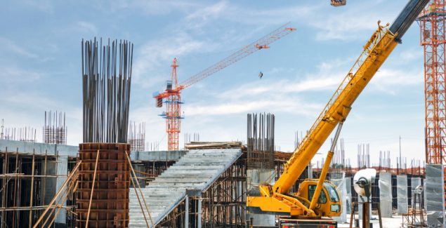 How Renting a Crane in Texas Can Save You Money vs. Purchasing One