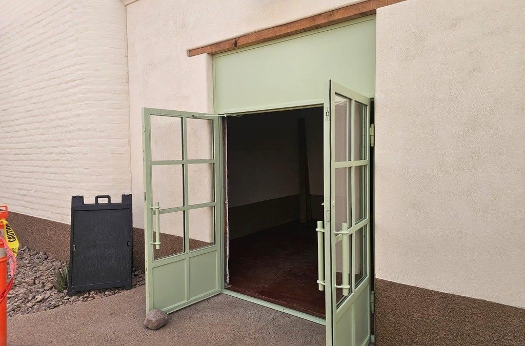 How to Choose the Best Front Entry Doors for Your Arizona Home’s Style