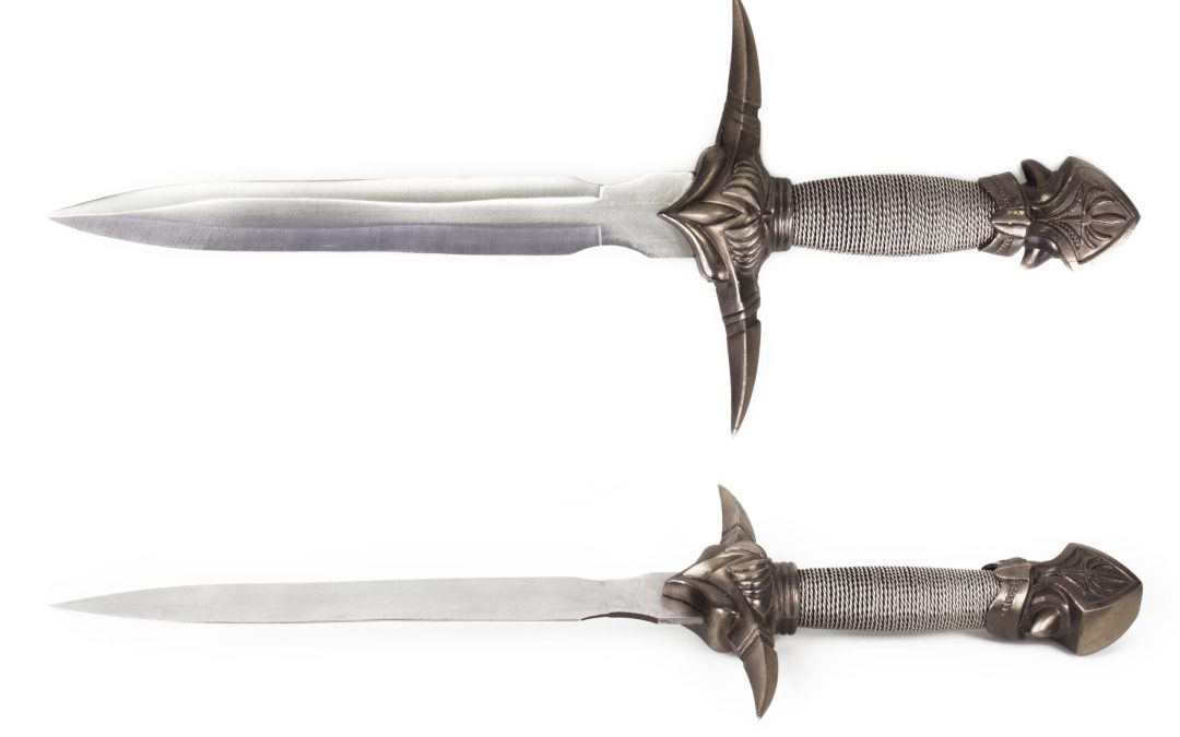 Reasons to Buy Custom Swords for Personalized Gifts or Unique Decor at Home